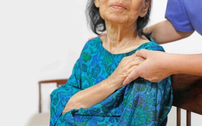 為爸媽找護工，為何那麽難？亞裔家庭真實困境