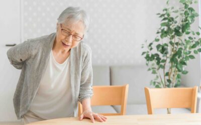 50歲後骨頭越來越「脆」?這9件事越早做越好